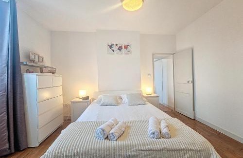 Moulins Apartment | Le Régemortes, centre ville et proche du CNCS, avec services premium by PRIMO C0NCIERGERIE