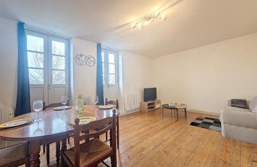 Moulins Apartment | Le Régemortes, centre ville et proche du CNCS, avec services premium by PRIMO C0NCIERGERIE