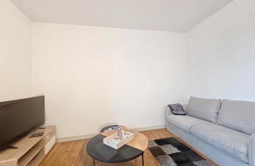 Moulins Apartment | Le Régemortes, centre ville et proche du CNCS, avec services premium by PRIMO C0NCIERGERIE