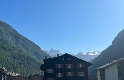 Taesch Ski Chalet | Le Randonneur charmful chalet near Zermatt 6 to 12p