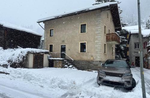 Taesch Ski Chalet | Le Randonneur charmful chalet near Zermatt 6 to 12p