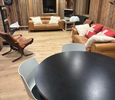 Taesch Ski Chalet | Le Randonneur charmful chalet near Zermatt 6 to 12p