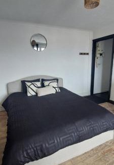 Saint-Pol-sur-Mer Apartment | Le refuge urbain