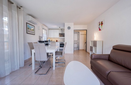 Villeneuve-Loubet Apartment | LE REGENT PARK Appartement for 6 By Sunset