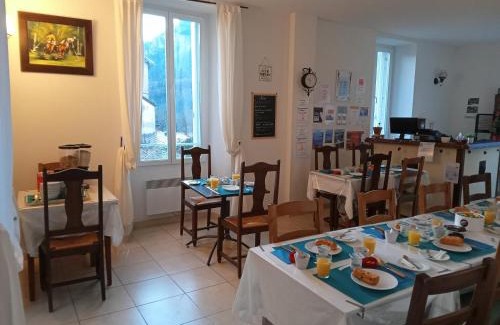Villeneuve-d'Entraunes Hotel | Le Relais des Cavaliers
