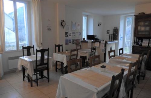 Villeneuve-d'Entraunes Hotel | Le Relais des Cavaliers