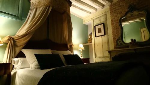 Ville Haute Bed & Breakfast | Le relais de saint Jacques