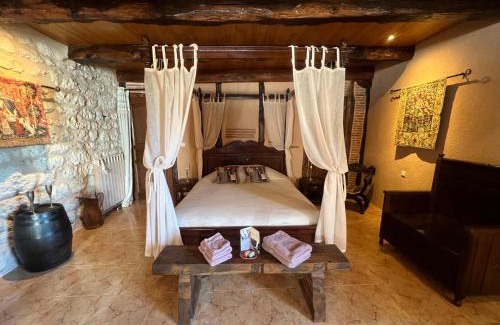 Mouzieys-Panens Bed & Breakfast | Le Relais des Chevaliers "La Suite des Seigneurs"