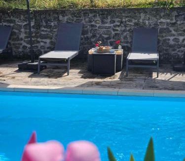 Valpuiseaux House | Le relais des clefs -Piscine chauffée, pétanque - 8pers