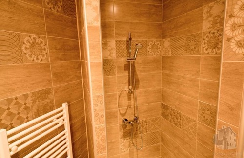 Fleurieu-sur-Saone House | Le Relais Des Dames