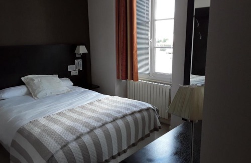 Saint-Quentin-les-Anges Hotel | Le Relais