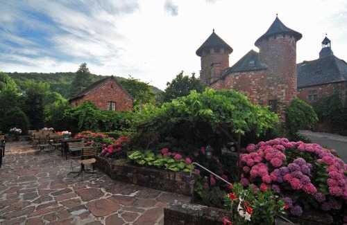 Collonges-la-Rouge Hotel | Le Relais St jacques