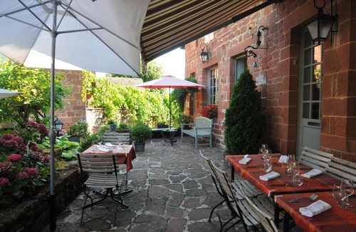 Collonges-la-Rouge Hotel | Le Relais St jacques