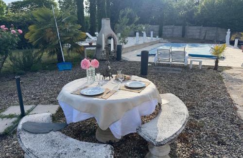 Bressolles Apartment | Le Relais St trop - Villa 2 chambres Delon et Romy