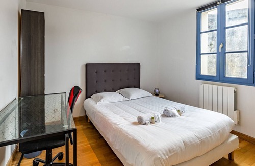 Laval House | Le rempart - Maison en plein centre ville