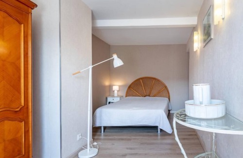 Commes House | Le Repos by Interhome