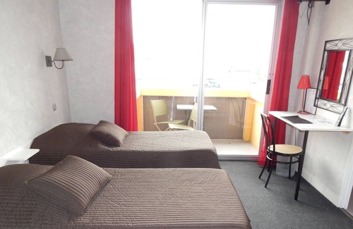 Parentis-en-Born Hotel | Le Rest In Born