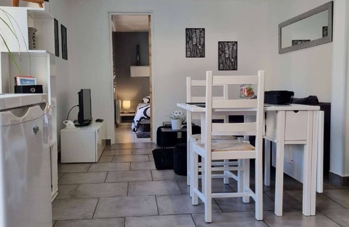 La Demi-Lune House | Le Rethel - One Bedroom House, Sleeps 3