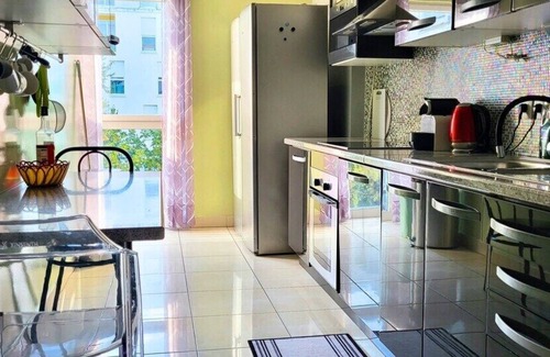 Bobigny Apartment | Le Riad, spacious apartment in Bobigny