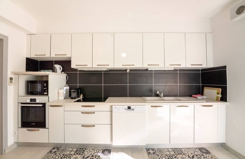 Salavas Apartment | Le Rieusset 1 - Three Bedroom Apartment, Sleeps 6
