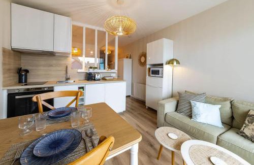 Parame Apartment | Le Rochebonne - Vue mer - Cosy et rénové - Plage