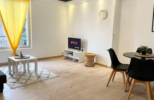 Nogent-sur-Oise Apartment | Le Royal Cosy - Spacieux T2 - Proche Chantilly, Paris & Astérix