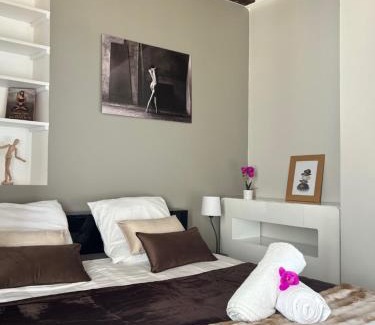 Fontainebleau Apartment | Le Royal Deluxe Fontainebleau Centre #Chateau #Insead