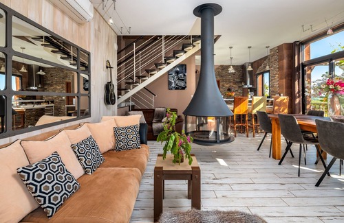 Carsac-Aillac House | Le Séchoir - Luxury air-conditioned gîte with private pool & jacuzzi