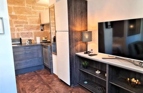 Faubourg North Apartment | Le Saint B -Studio au pied de la cathédrale- SR Loc