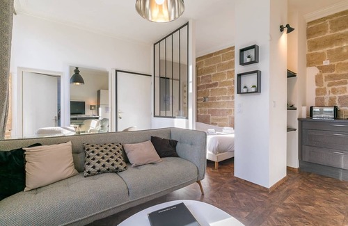 Faubourg North Apartment | Le Saint B -Studio au pied de la cathédrale- SR Loc