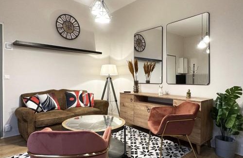 Chartres Apartment | Le Saint Julien - City center - Self-entrance