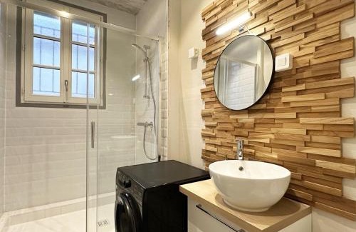 Chartres Apartment | Le Saint Julien - City center - Self-entrance