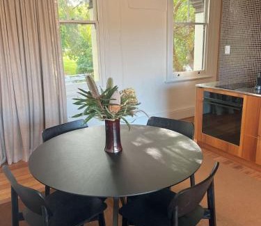 Launceston CBD Apartment | Le Salon Luxury City Apartment with Free Parking