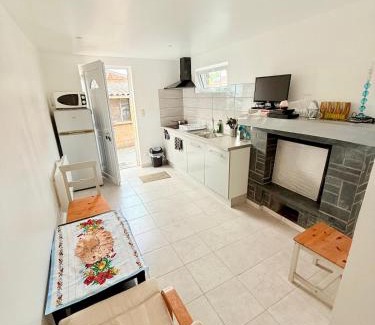 Mons Apartment | Le Sanctuaire d'Emilie