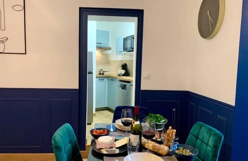 La Gare Apartment | Le Saphir - Appartement Chic à Proximité de la Gare Dans une rue Calme !
