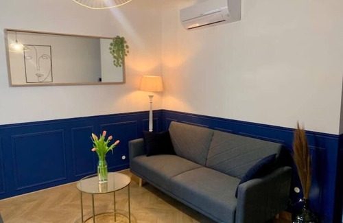 La Gare Apartment | Le Saphir - Appartement Chic à Proximité de la Gare Dans une rue Calme !