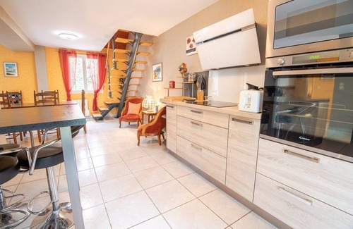 Lussault-sur-Loire Apartment | Le Sapin Parasol - House for 7 people.