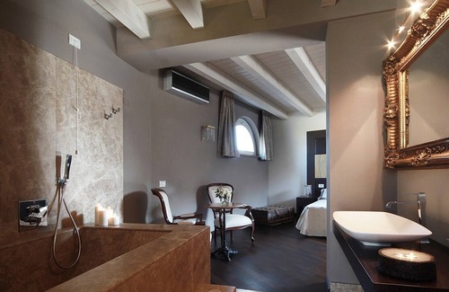 Pulciano Villa | Le Selve Hilltop Pool Villa