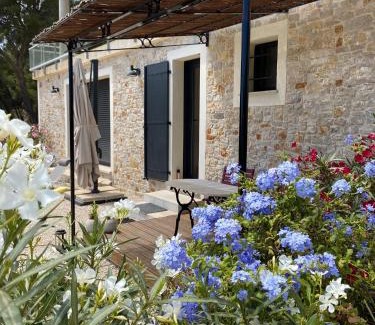 Cassis Apartment | LE SEPT charmant studio aux portes des calanques