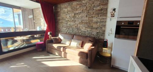 Val-Thorens Apartment | Le Serac W6 appartement with panoramic mountainview end of the hallway managed by private host