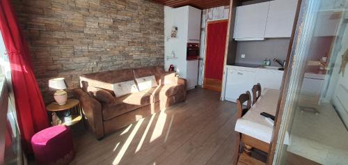 Val-Thorens Apartment | Le Serac W6 appartement with panoramic mountainview end of the hallway managed by private host