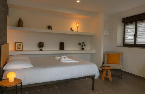 Le Creusot Apartment | Le Singulier Calme Central Chic