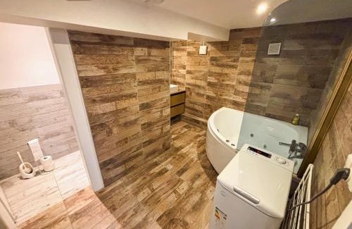 Cronenbourg Est Apartment | Le Souplex - Balnéo & Cosy - Accès Tram Strasbourg - Commerces à Proximité