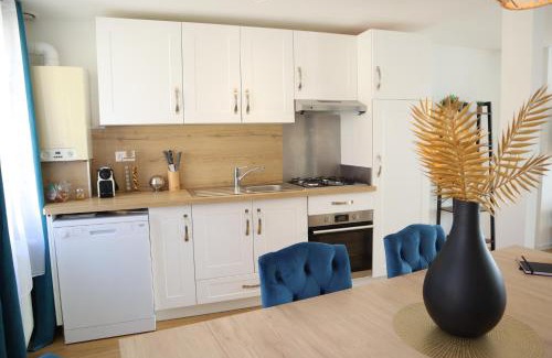 Saint-Omer Apartment | Le Spacieux à Saint-Omer - 2 chambres, centre et gare à pied, parking gratuit