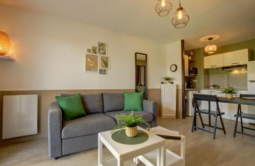 Gaillac Apartment | Le Sporting Land - avec entrée autonome, parking privé & sa piscine ! -