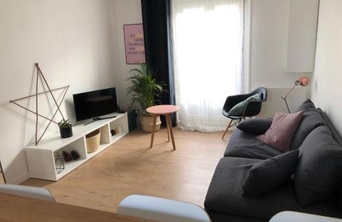 Luc-sur-Mer Apartment | Le Spot, appartement spacieux à 30m de la mer 45m2