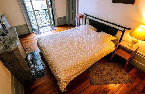 Besancon Old Town Apartment | Le St Amour Élégant 2 chambres *Wifi/Super Centre*