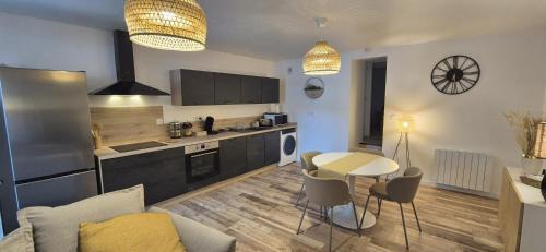 Mayenne Apartment | Le ST Martin, Appartement de 45 m avec chambre séparé