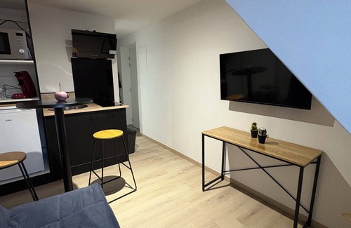 Aubusson Apartment | Le studio LOUANA: ideal short stay/co-working/Day use/love rooms