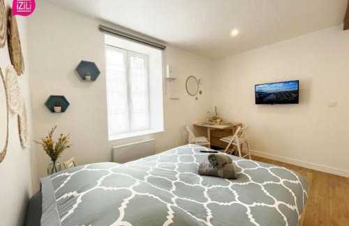 Centre Ville Apartment | Le Studio Marin by CozyLife - Centre Ville - Gare